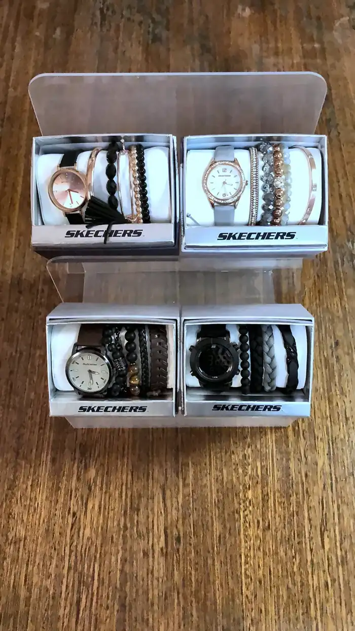 Display de acrílico para relojes y pulseras Skechers